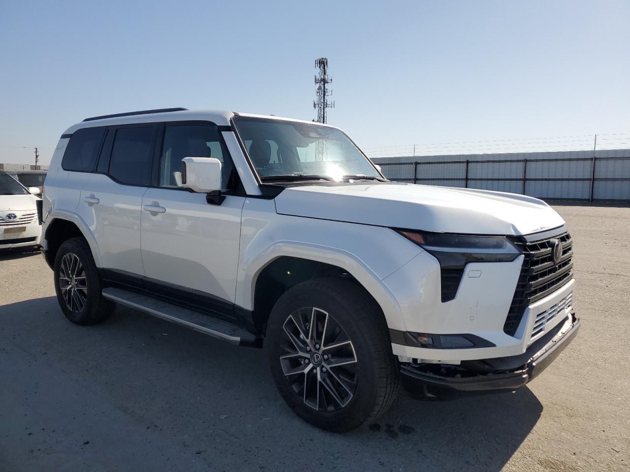 2025 Lexus GX - Image 2