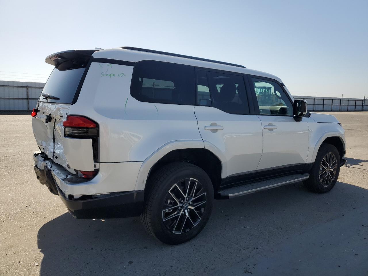 2025 Lexus GX - Image 4