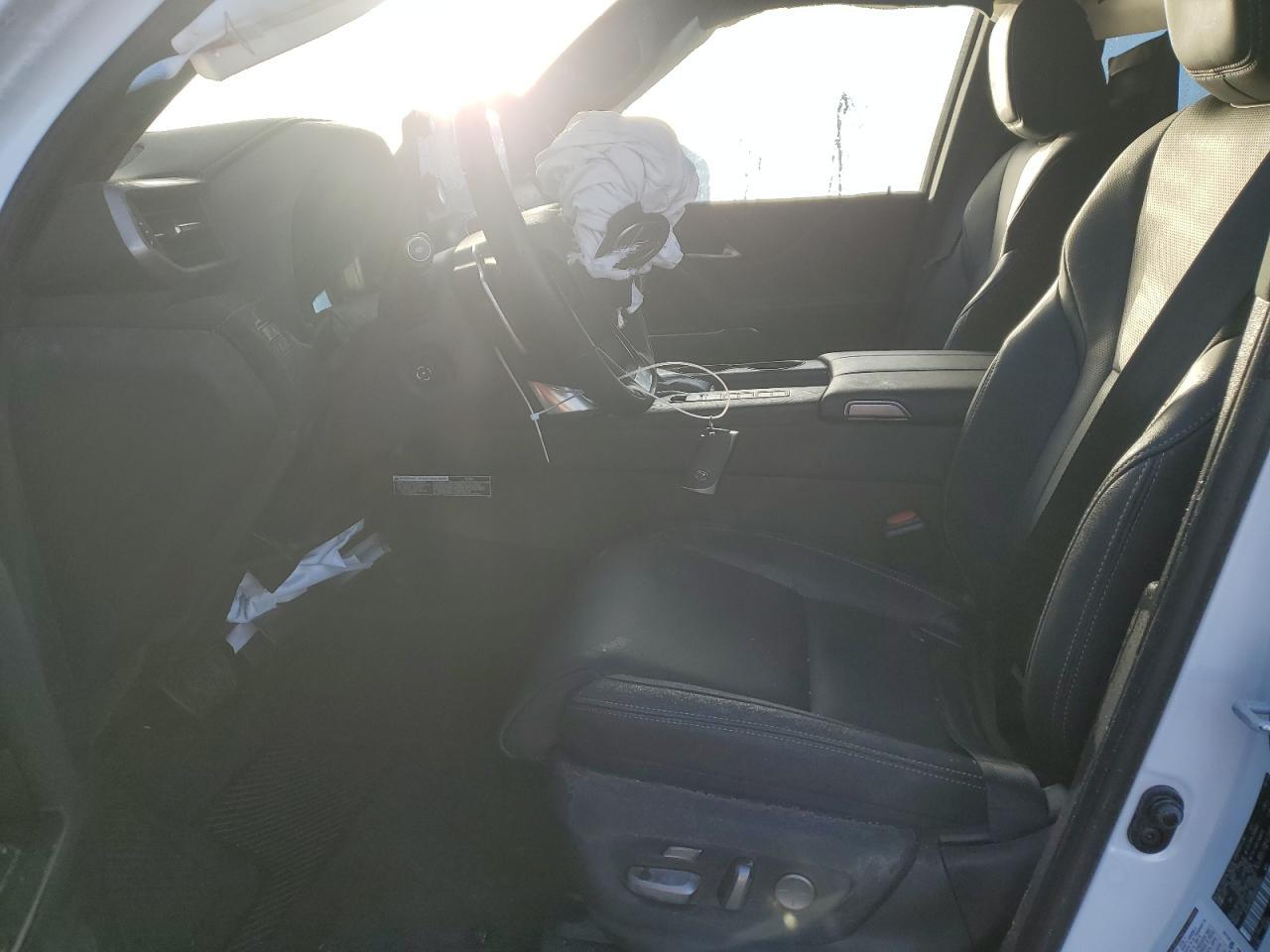 2025 Lexus LX - Image 5