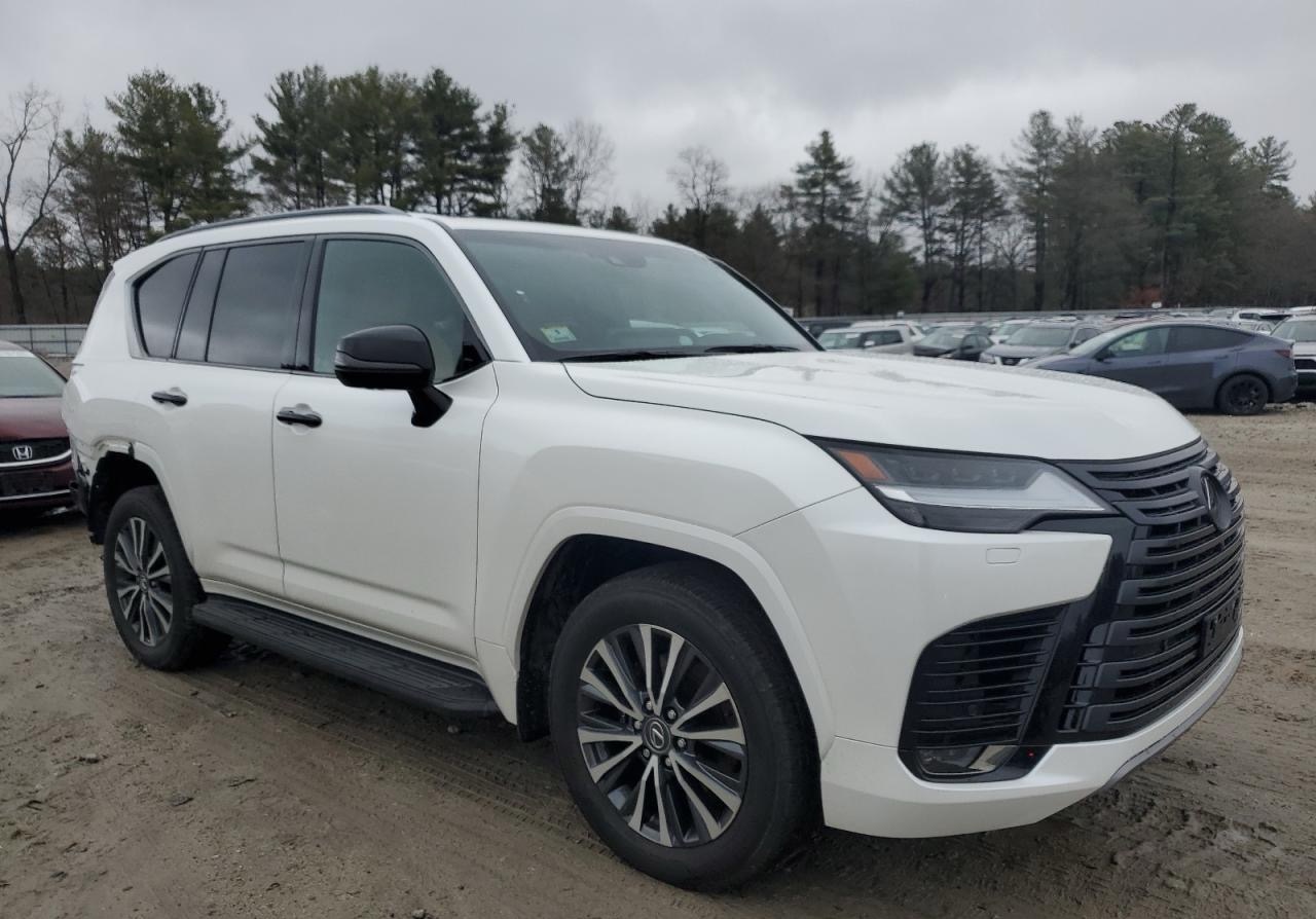 2025 Lexus LX600 - Image 2