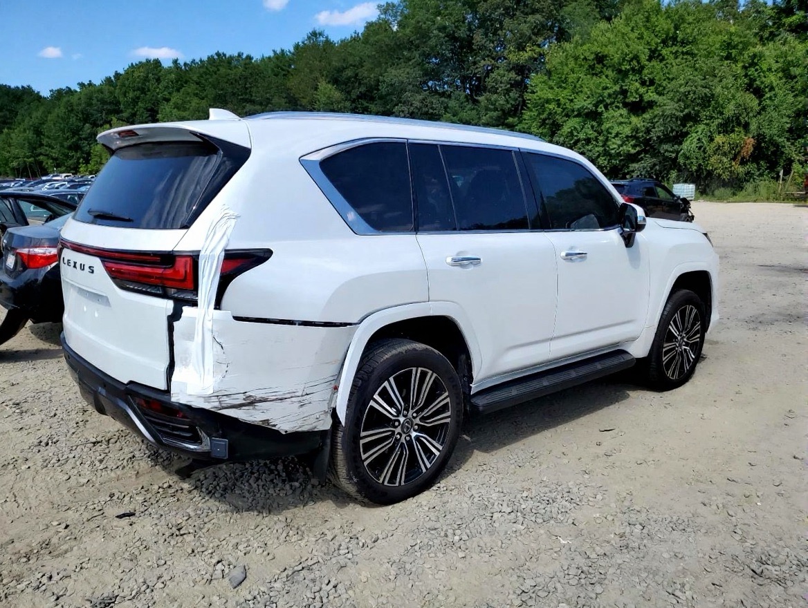2025 Lexus LX - Image 3
