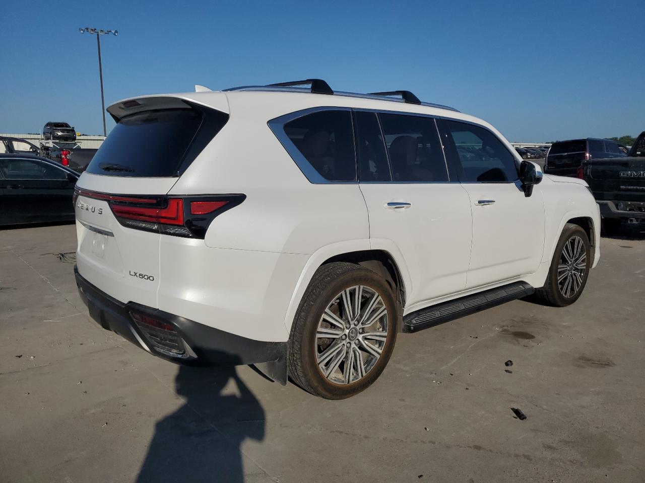 2025 Lexus LX600 - Image 3