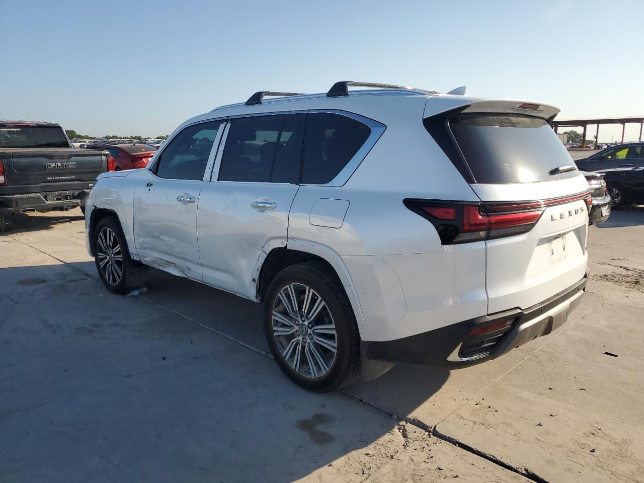 2025 Lexus LX600 - Image 4