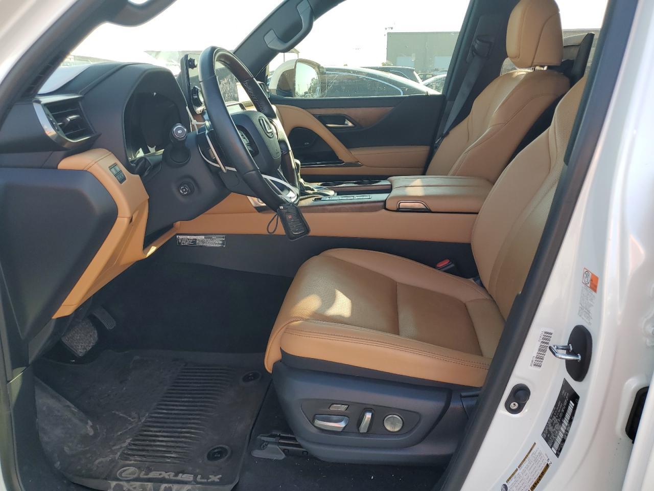 2025 Lexus LX600 - Image 5