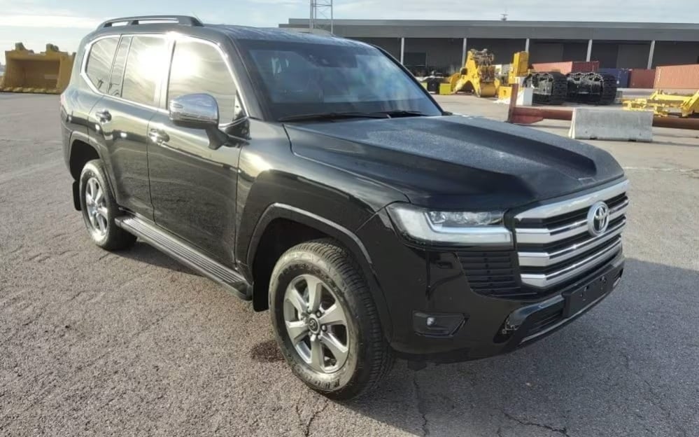 2025 Toyota Land Cruiser - Image 4