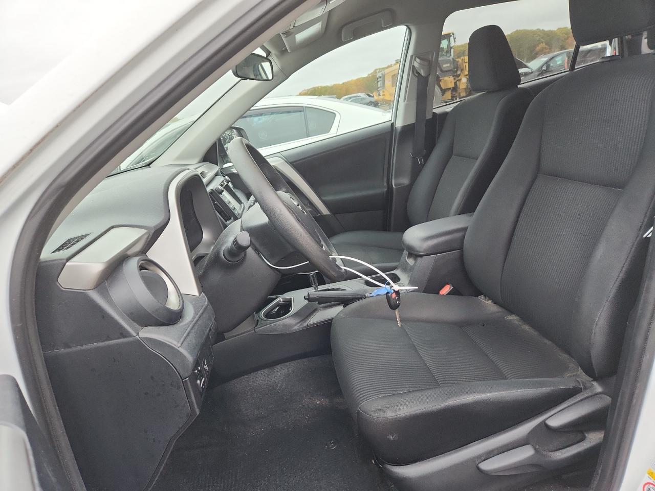 2016 Toyota RAV4 - Image 5