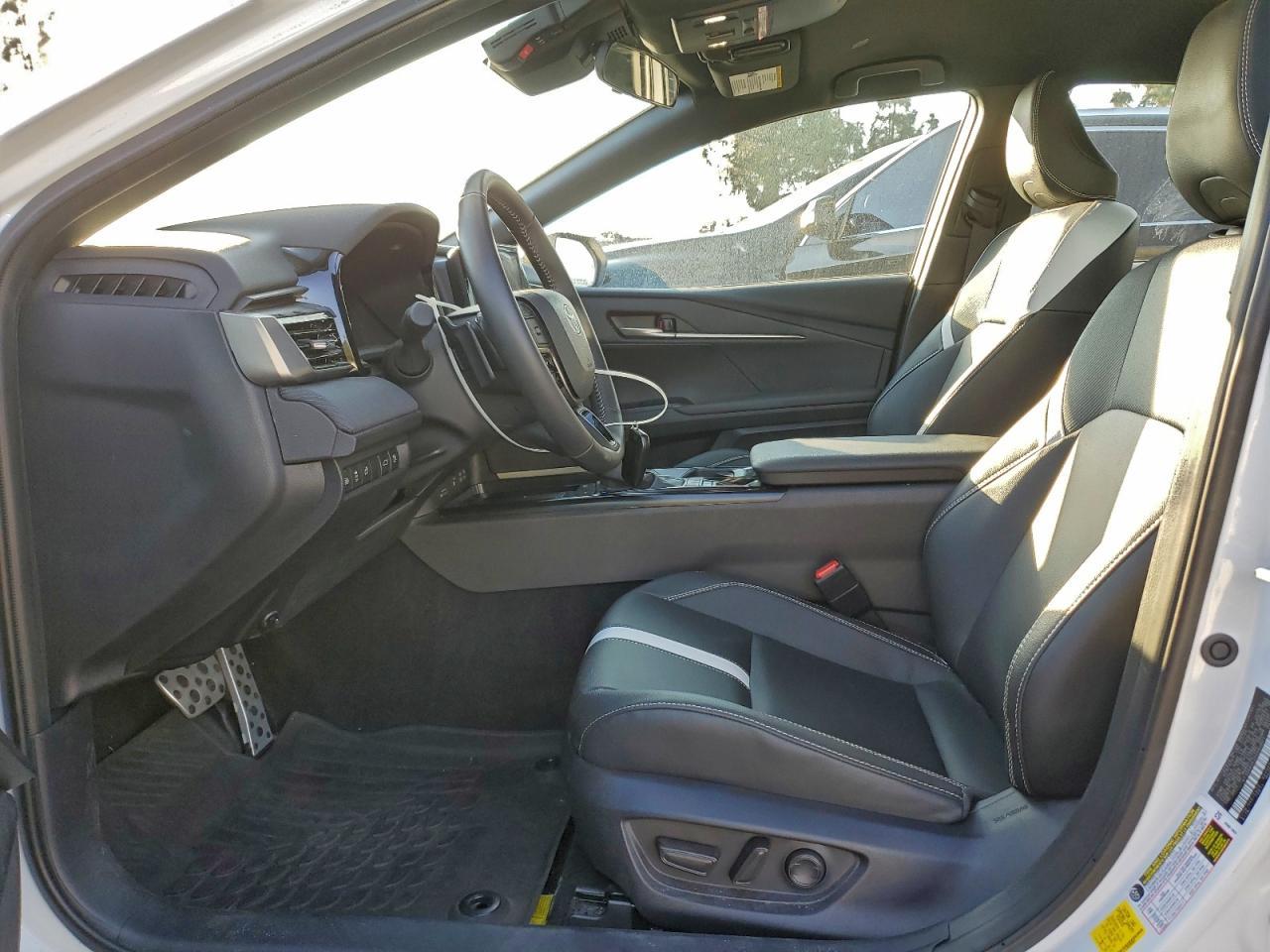 2025 Toyota Camry - Image 5