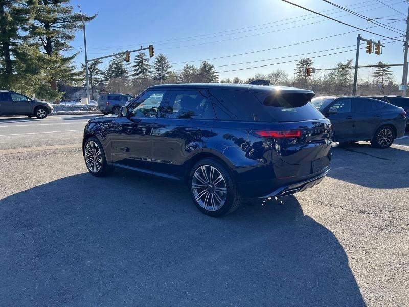 2025 Land Rover Range Rover Sport - Image 3