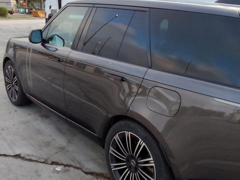 2024 Land Rover Range Rover Vogue - Image 2