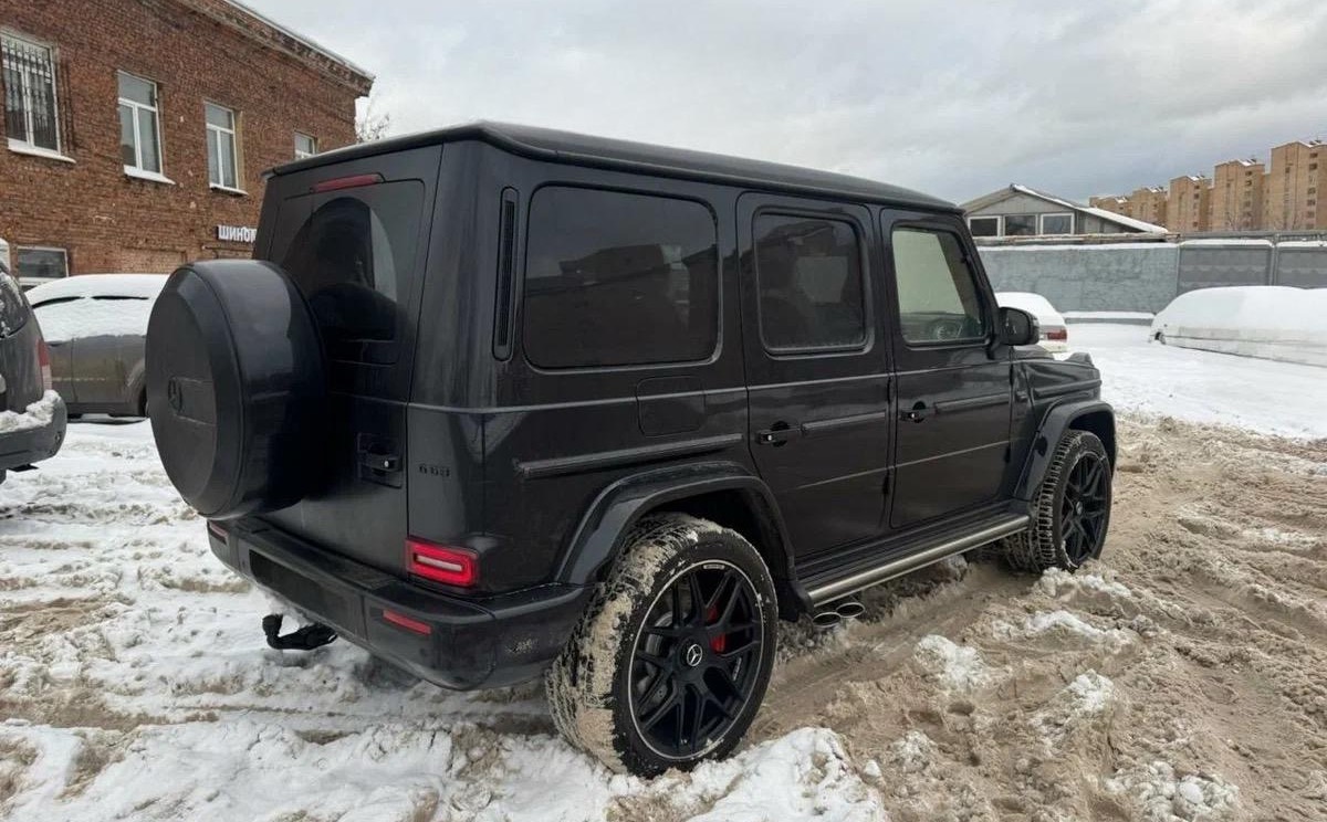 2025 Mercedes-Benz G63 AMG - Image 3