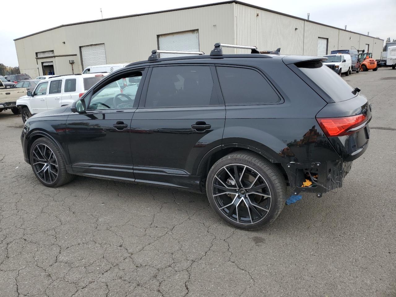 2025 Audi Q7 - Image 3