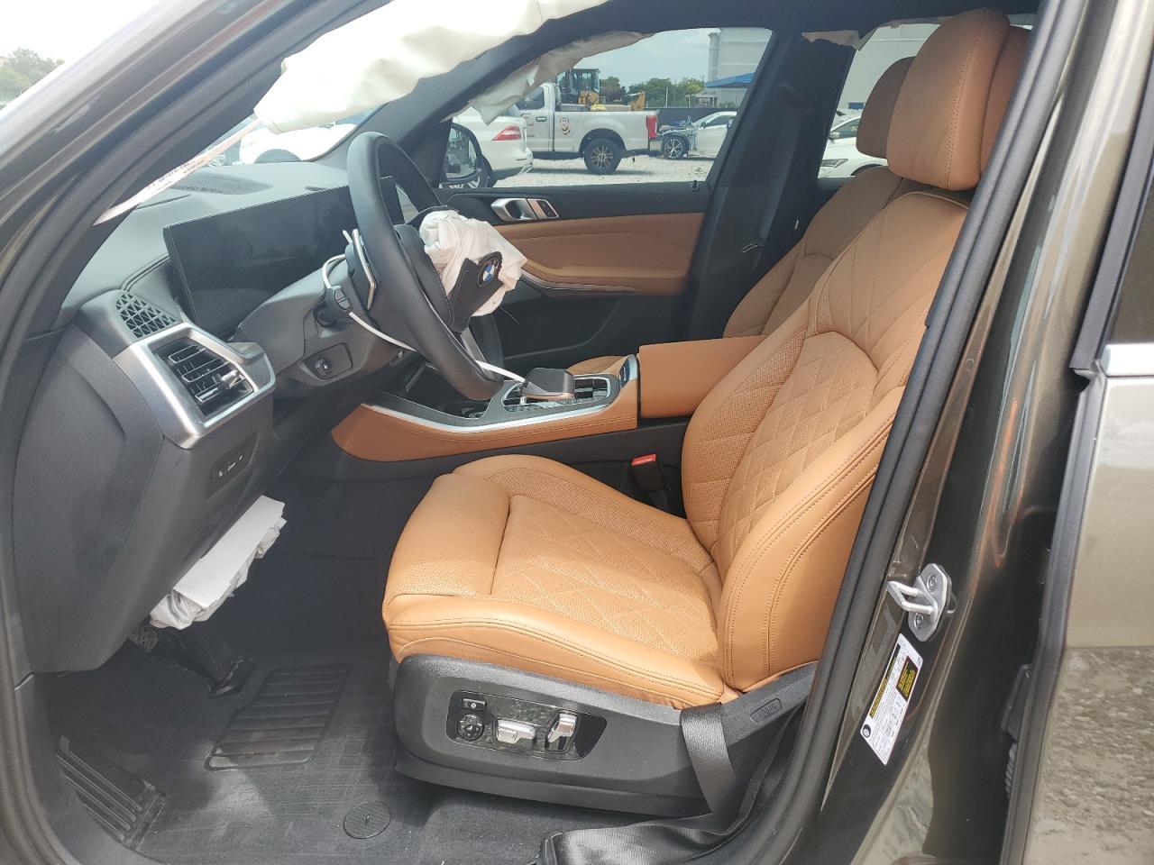 2025 BMW X5 xDrive40i - Image 5