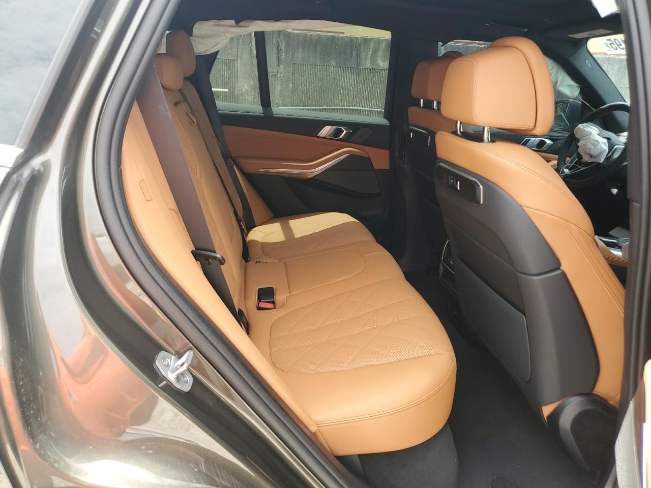 2025 BMW X5 xDrive40i - Image 8