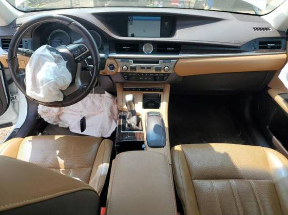 2017 Lexus ES 300H - Image 8