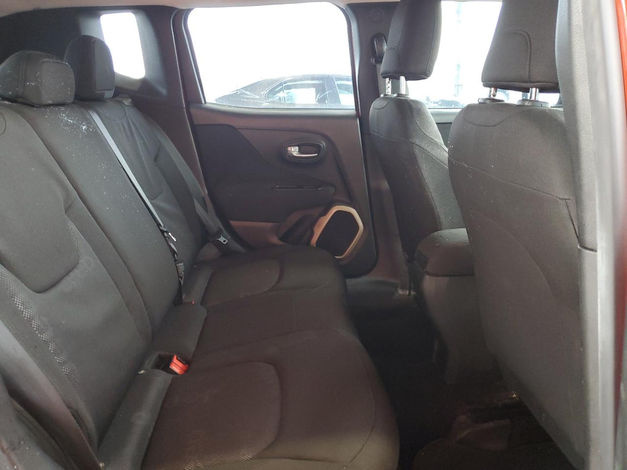 2016 Jeep Renegade - Image 11