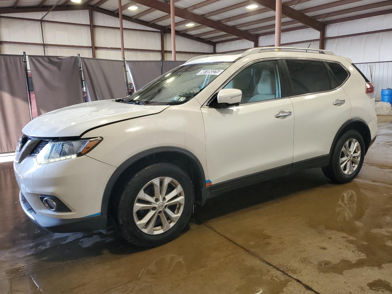 NISSAN ROGUE WHITE