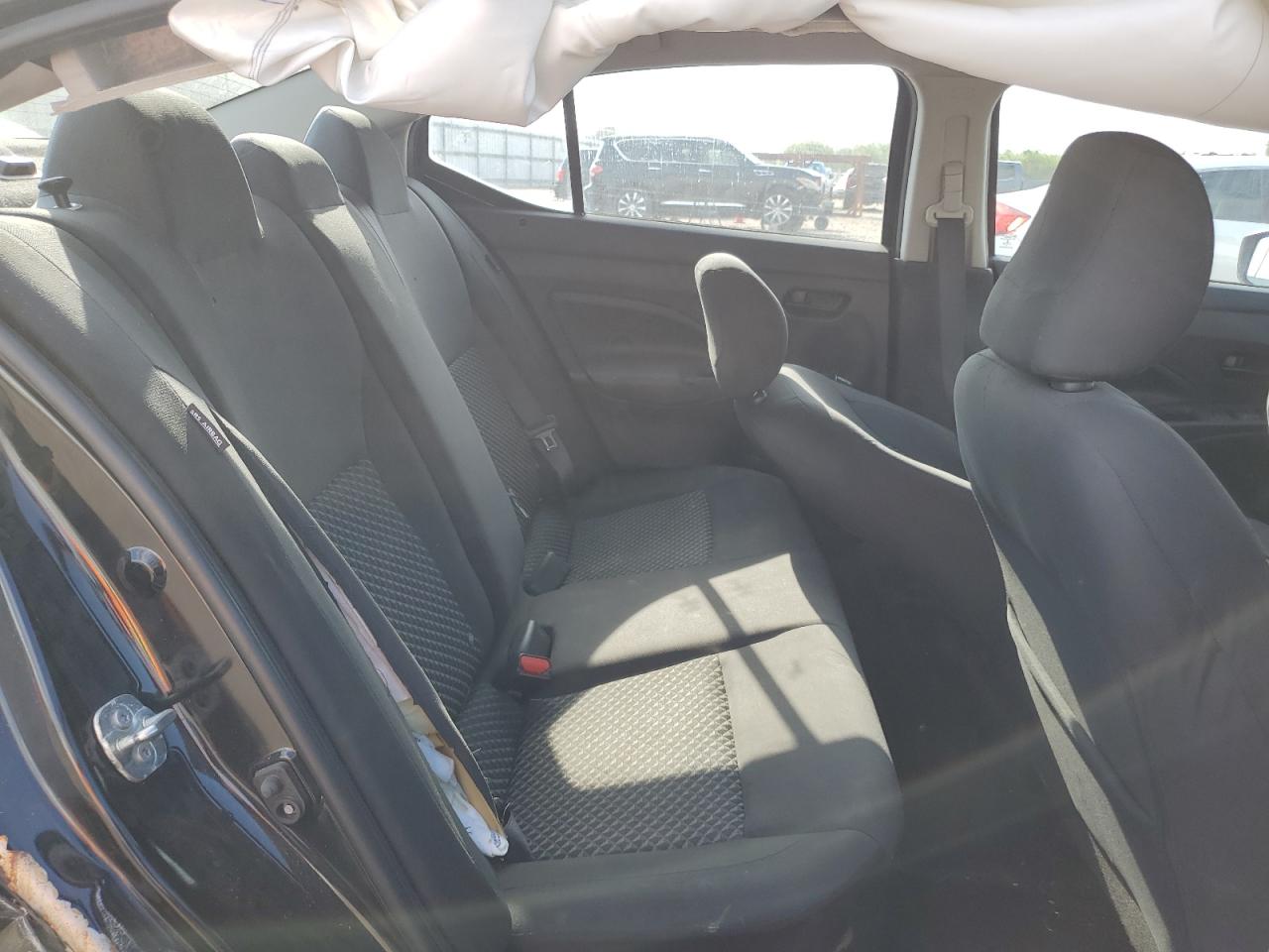 2020 Nissan Versa - Image 10