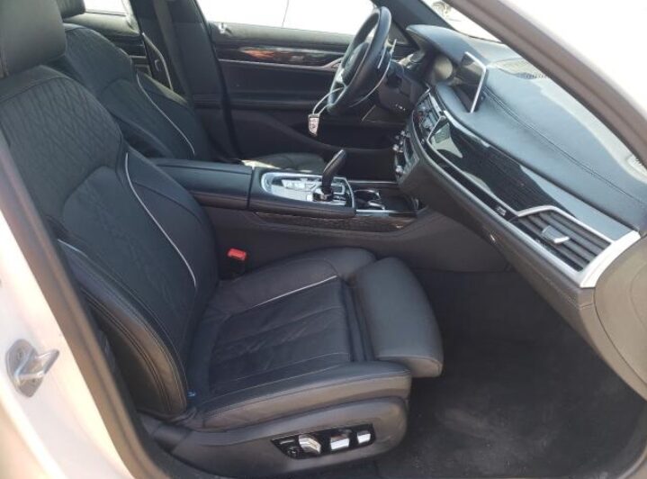 2021 BMW 740I - Image 5
