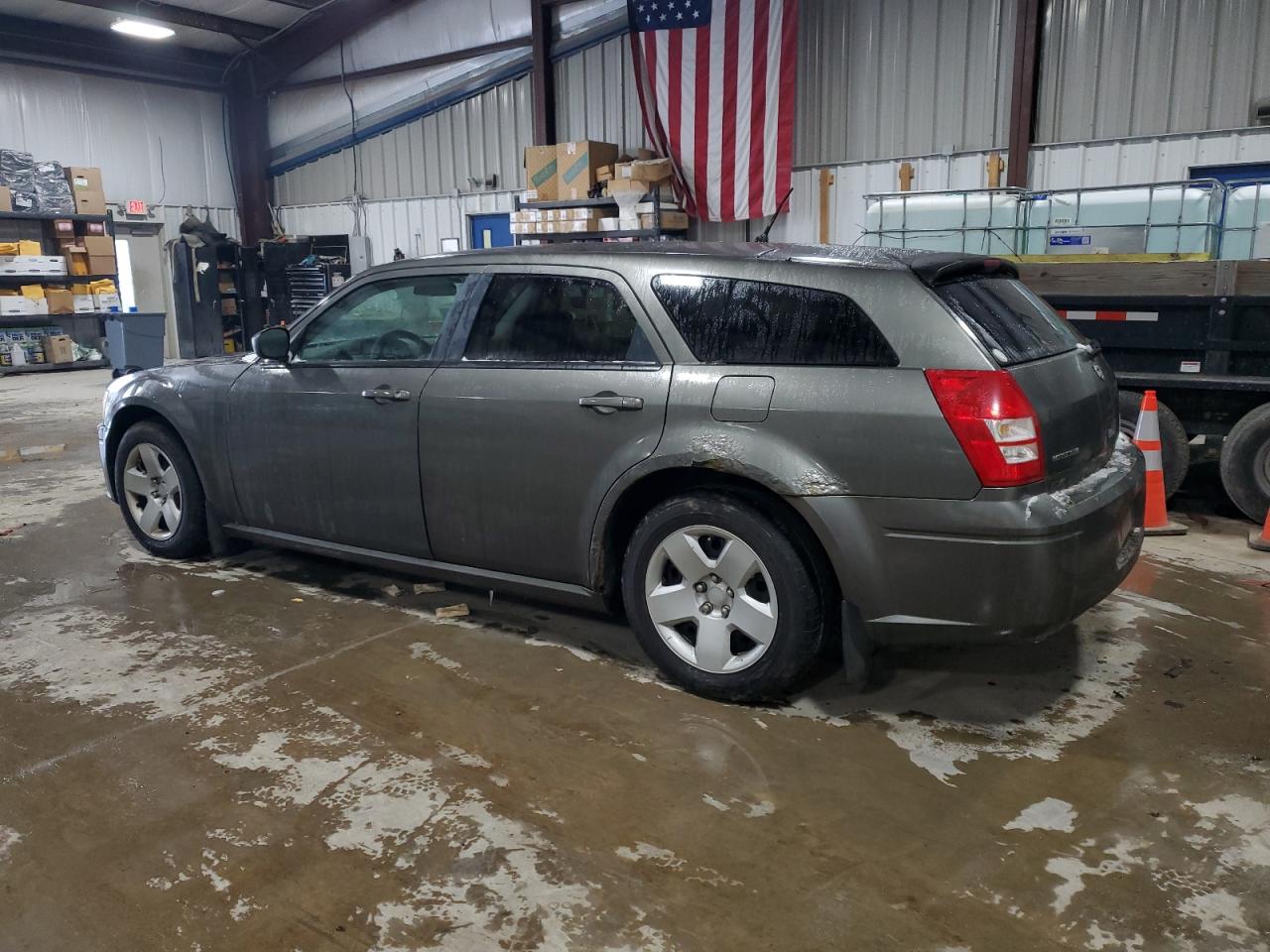 2008 DODGE MAGNUM GRAY - Image 2
