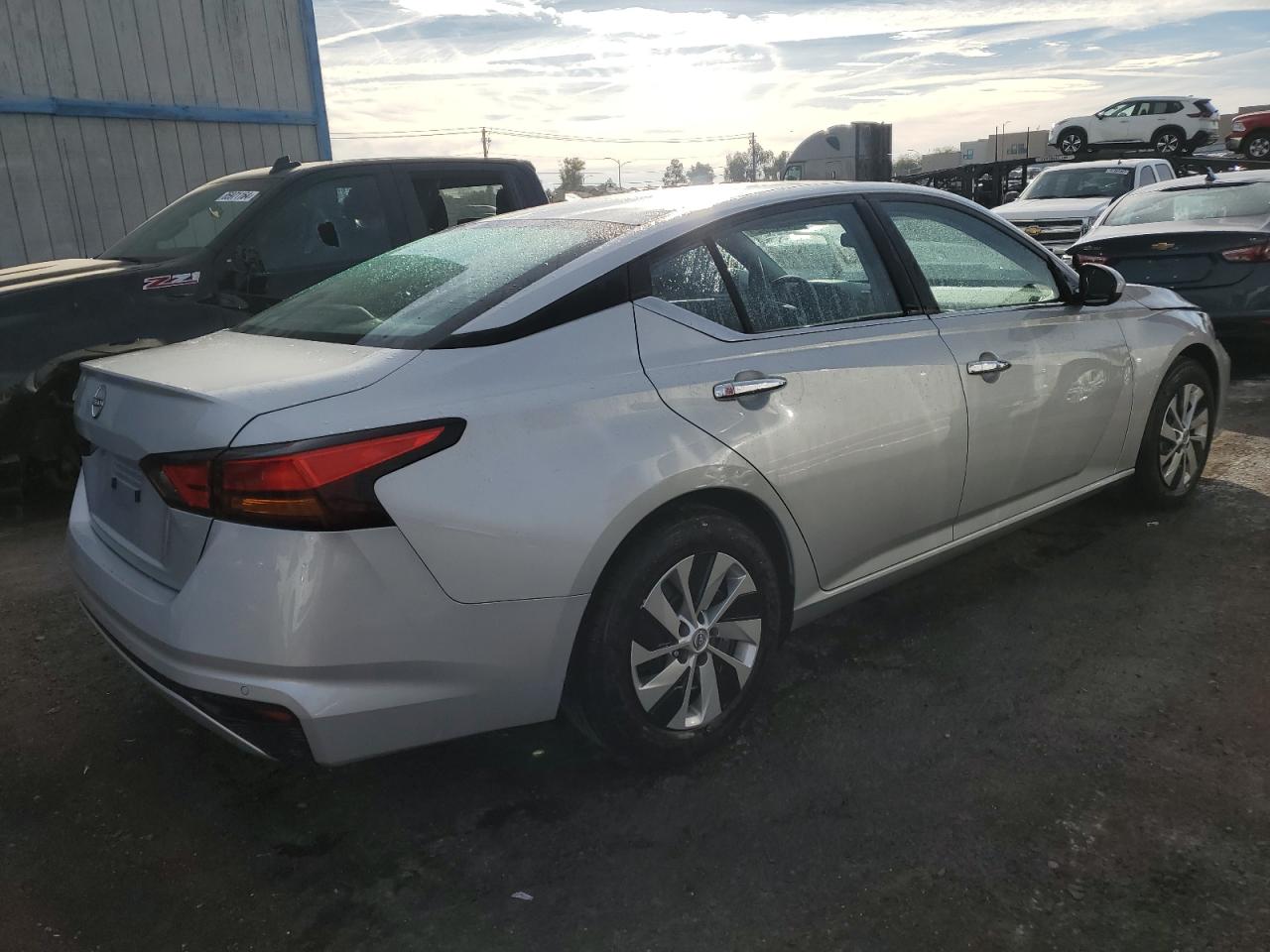 2023 NISSAN ALTIMA - Image 3