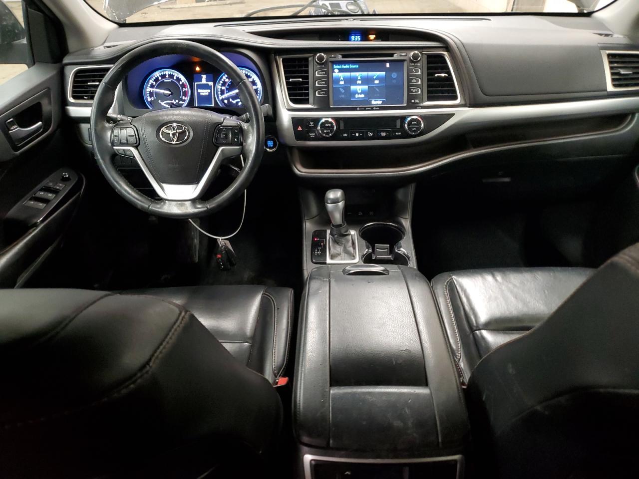 2016 TOYOTA HIGHLANDER - Image 8