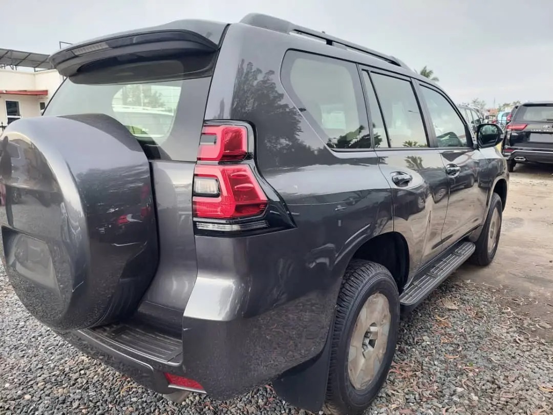 2021 Toyota Land Cruiser Prado - Image 4