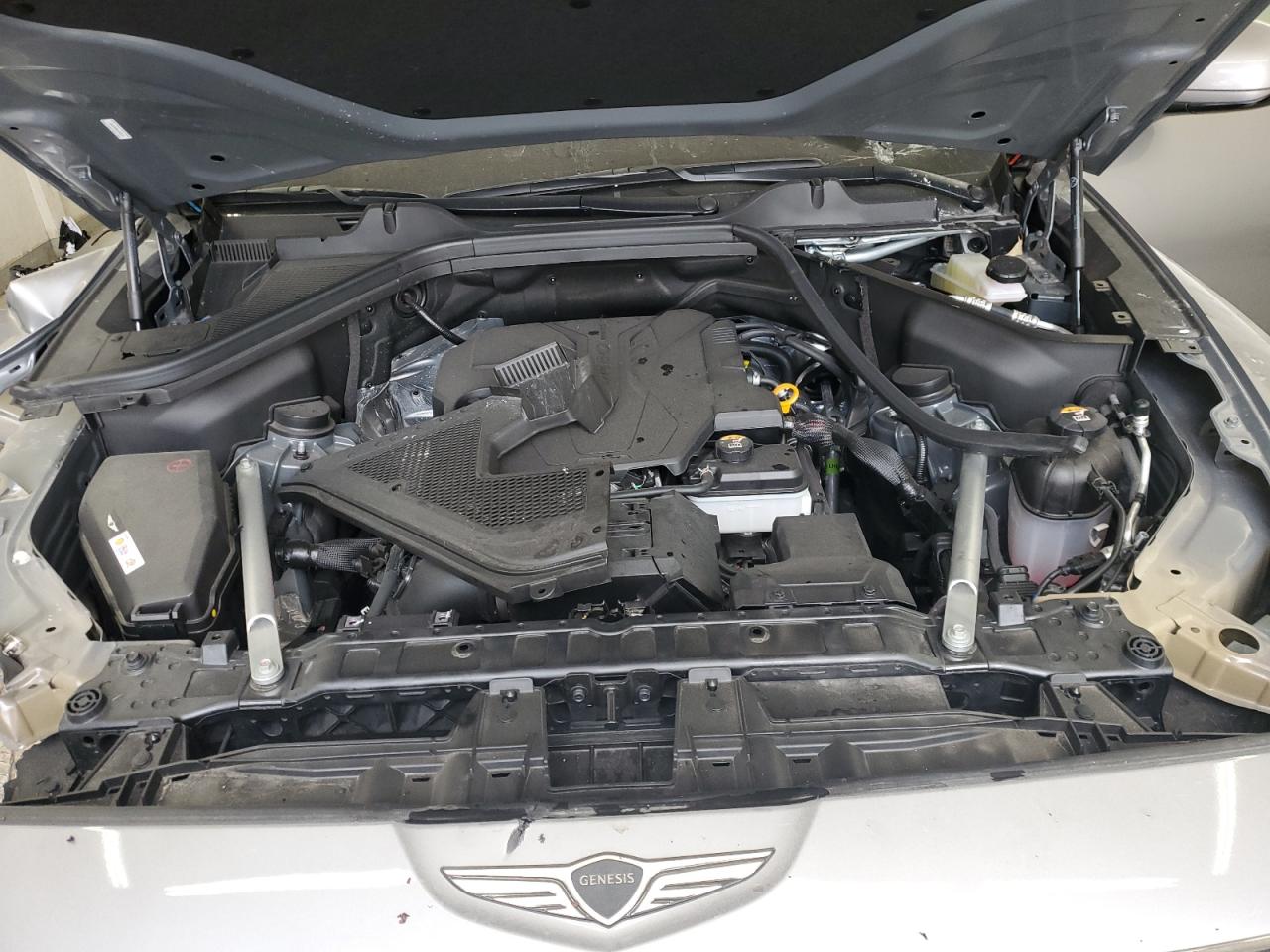 2025 Genesis GV80 Stand - Image 12