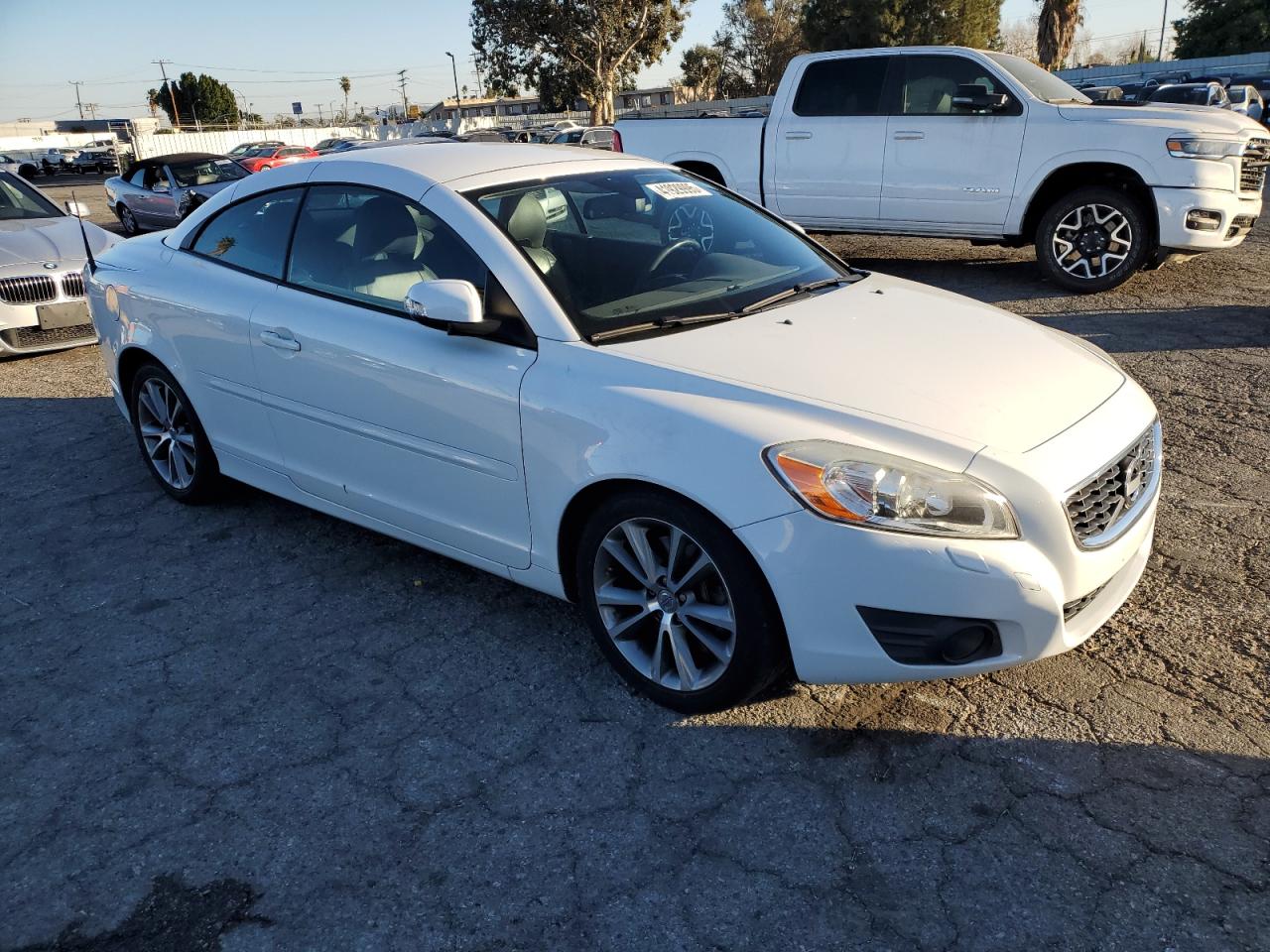 2011 VOLVO C70 - Image 4