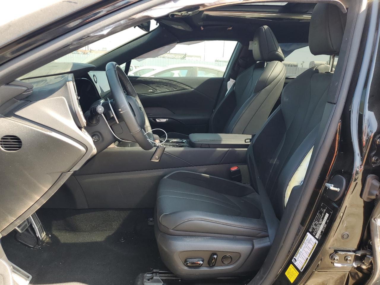 2024 Lexus RX500H - Image 6