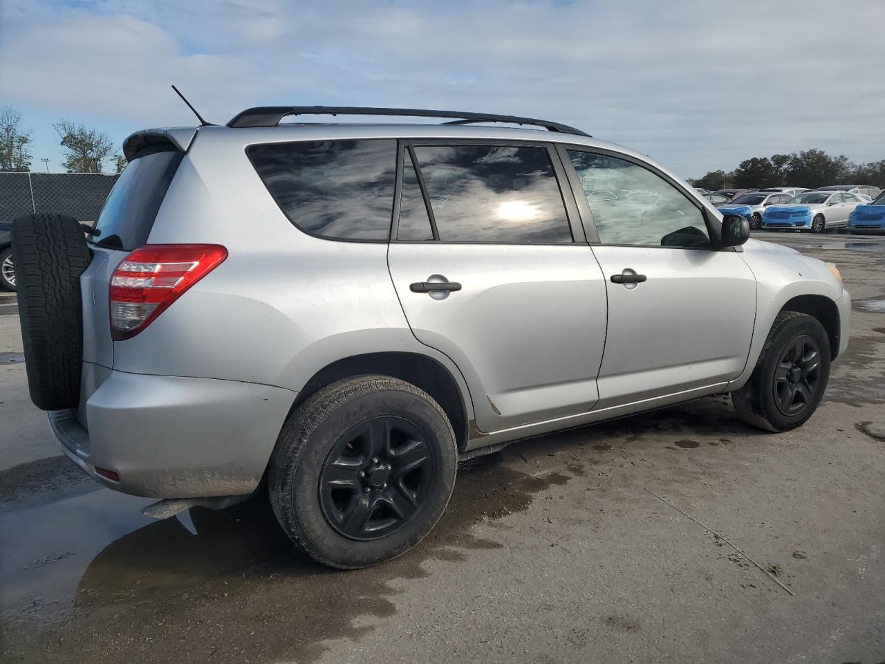 2011 TOYOTA RAV4 - Image 3