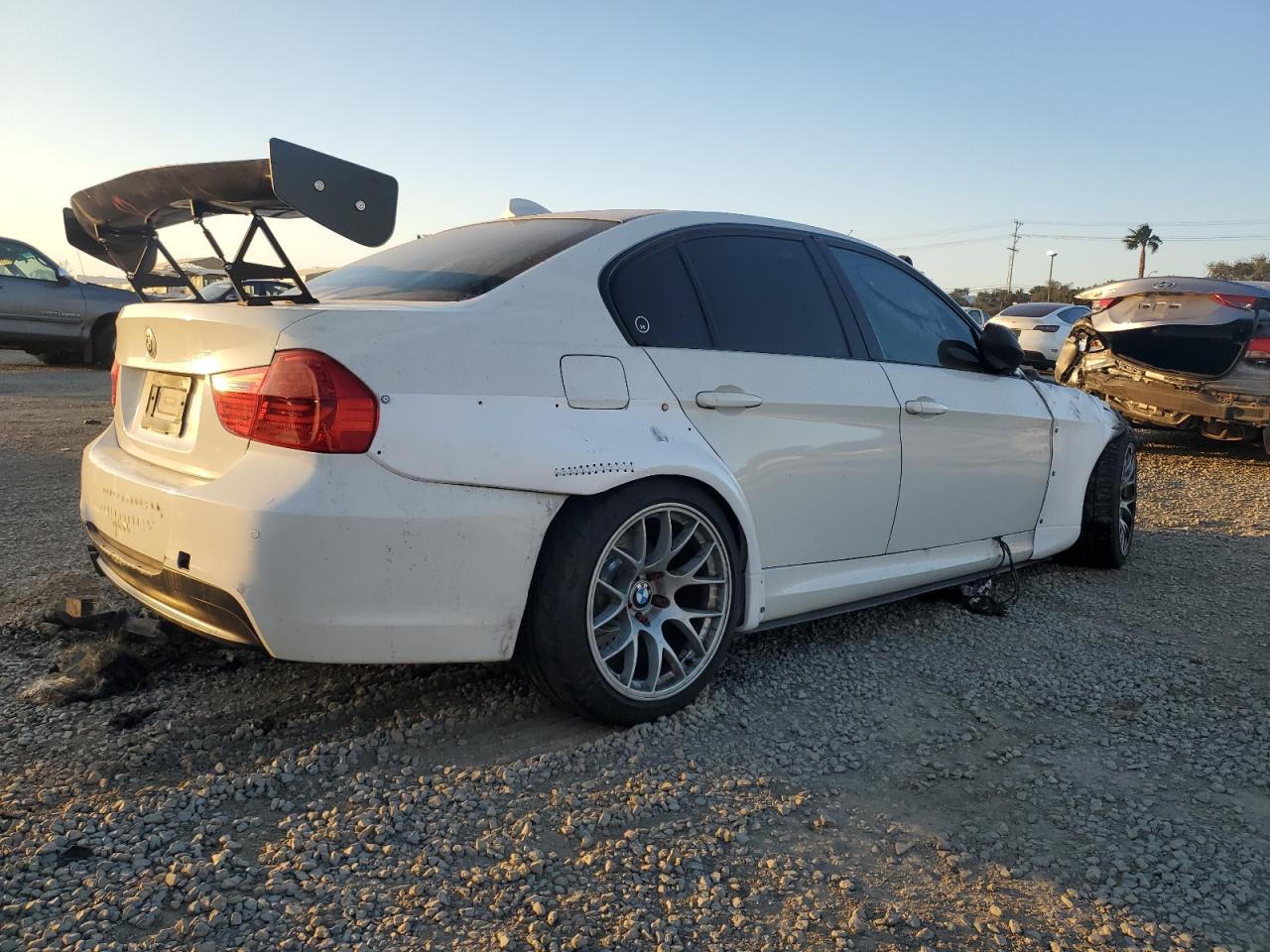 2011 BMW 3 SERIES - Image 3