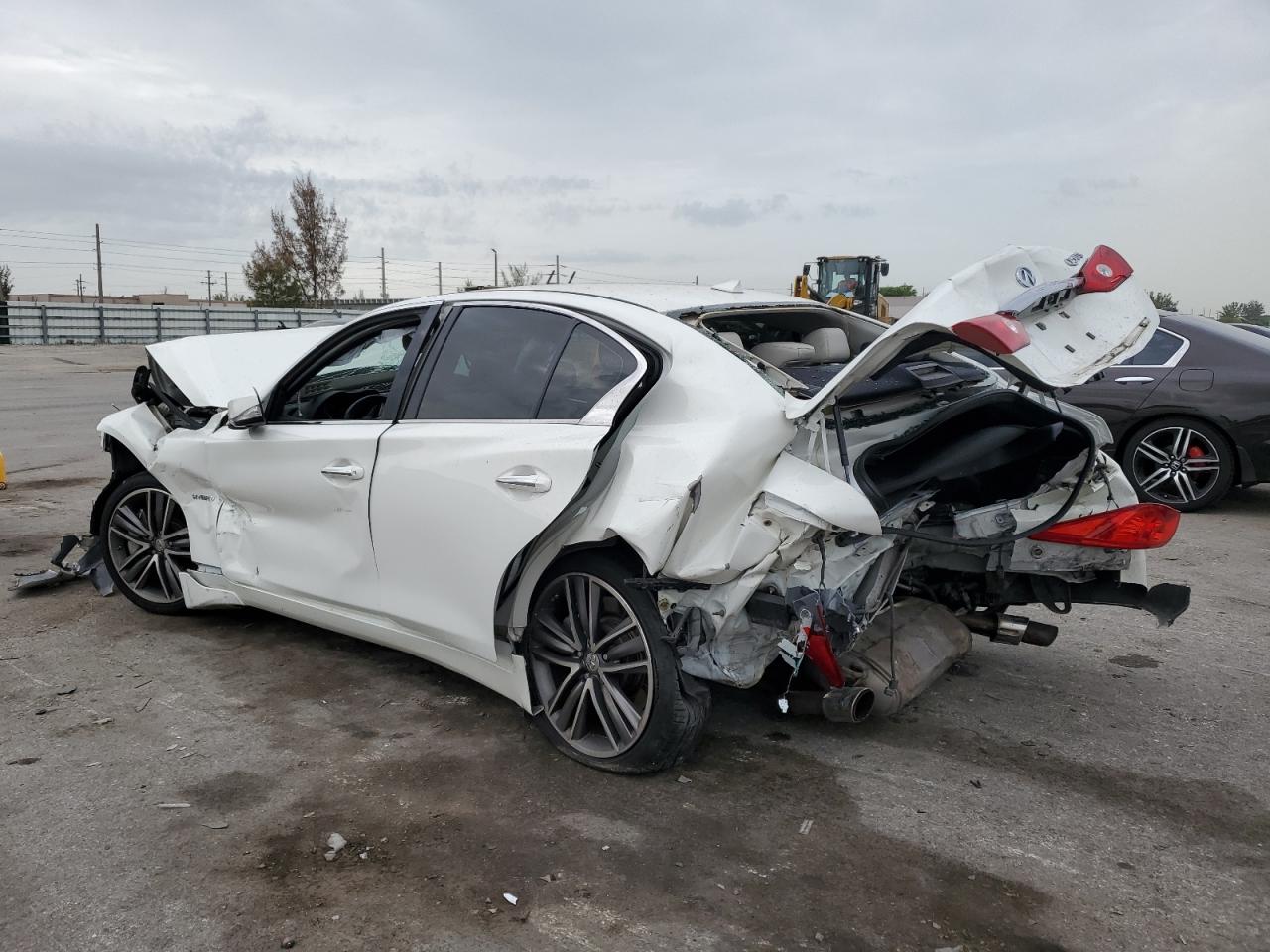 2014 Infiniti Q50 - Image 2