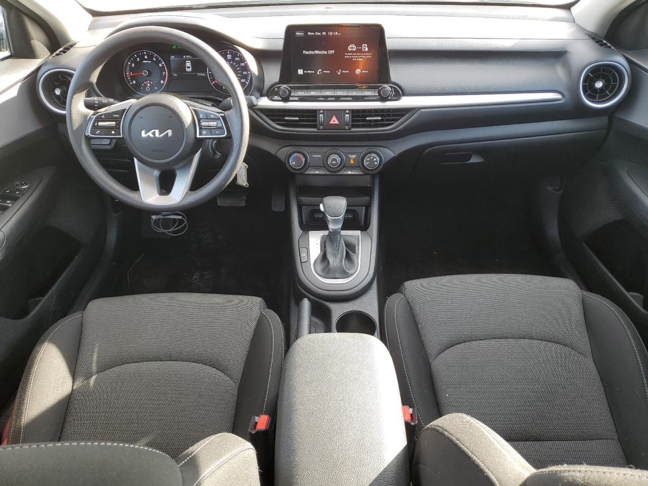 2023 Kia Forte - Image 8