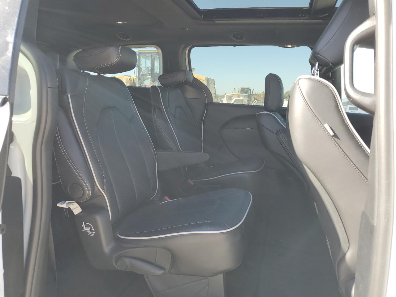 2025 CHRYSLER PACIFICA - Image 11