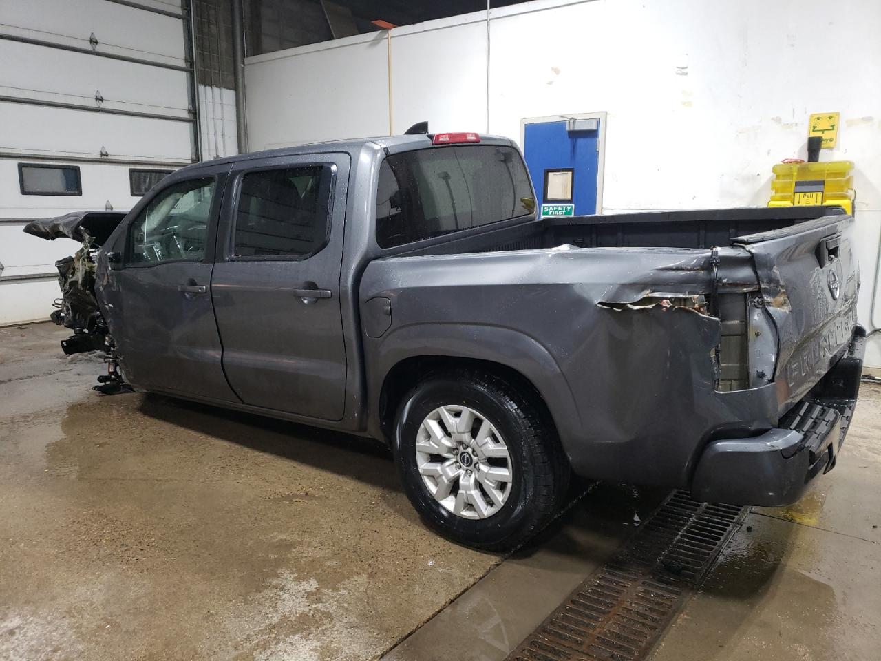 2023 NISSAN FRONTIER GRAY - Image 2