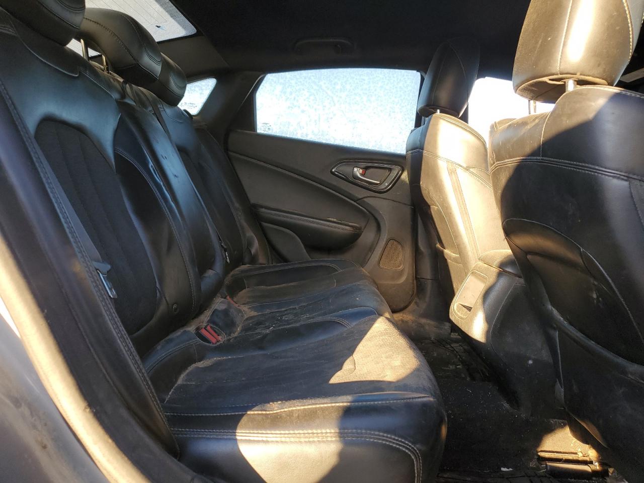 2015 CHRYSLER 200 - Image 10