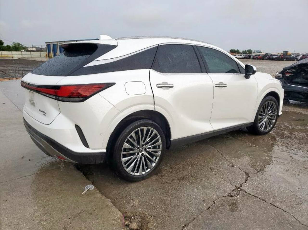 2024 Lexus RX450 - Image 4