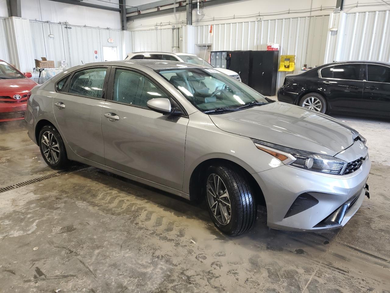 2022 Kia Forte - Image 4