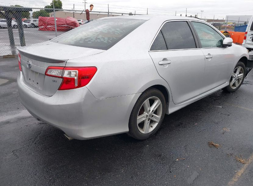 2014 Toyota Camry - Image 4