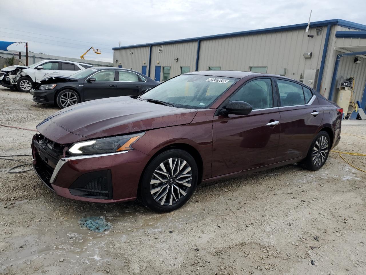 NISSAN ALTIMA BURGUNDY