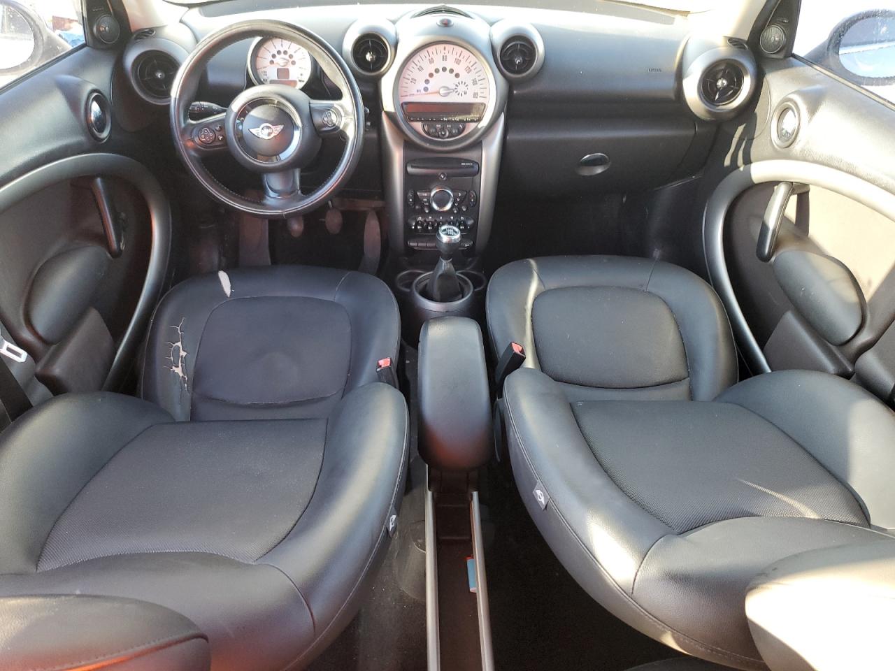 2011 MINI COOPER - Image 8
