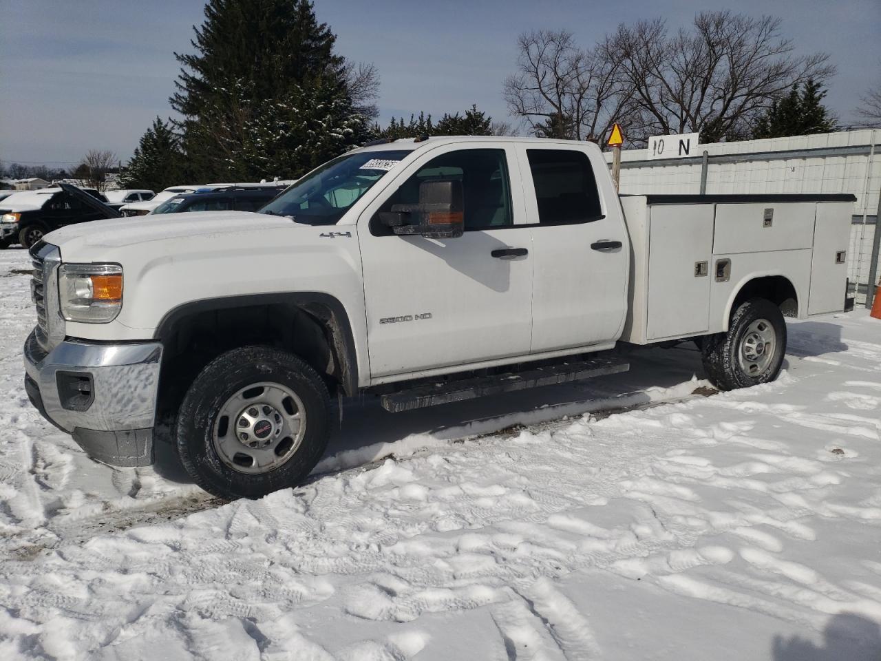 GMC SIERRA WHITE