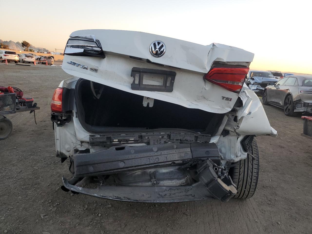 2015 VOLKSWAGEN JETTA - Image 6