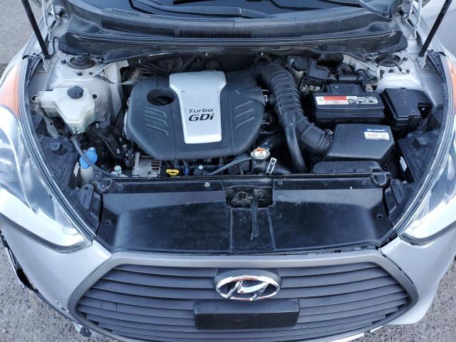 2016 Hyundai Veloster - Image 11