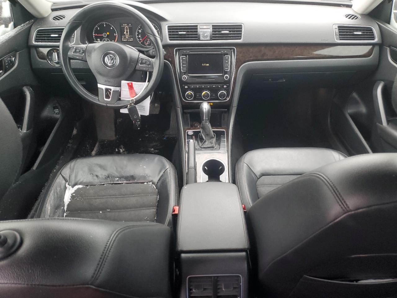 2014 Volkswagen Passat - Image 8
