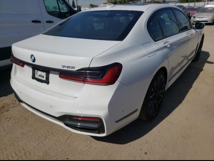 2021 BMW 740I - Image 4