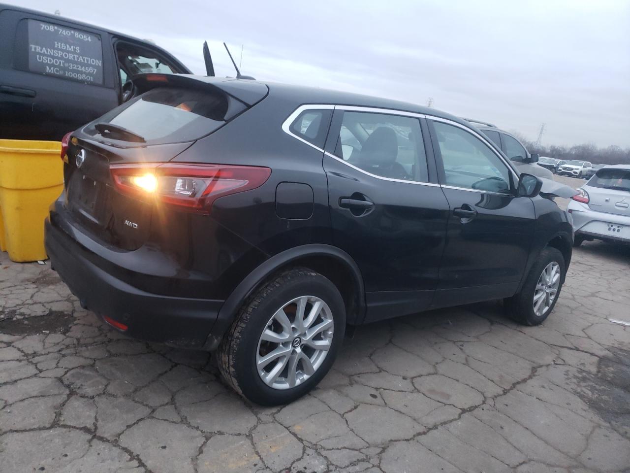 2022 NISSAN ROGUE - Image 3
