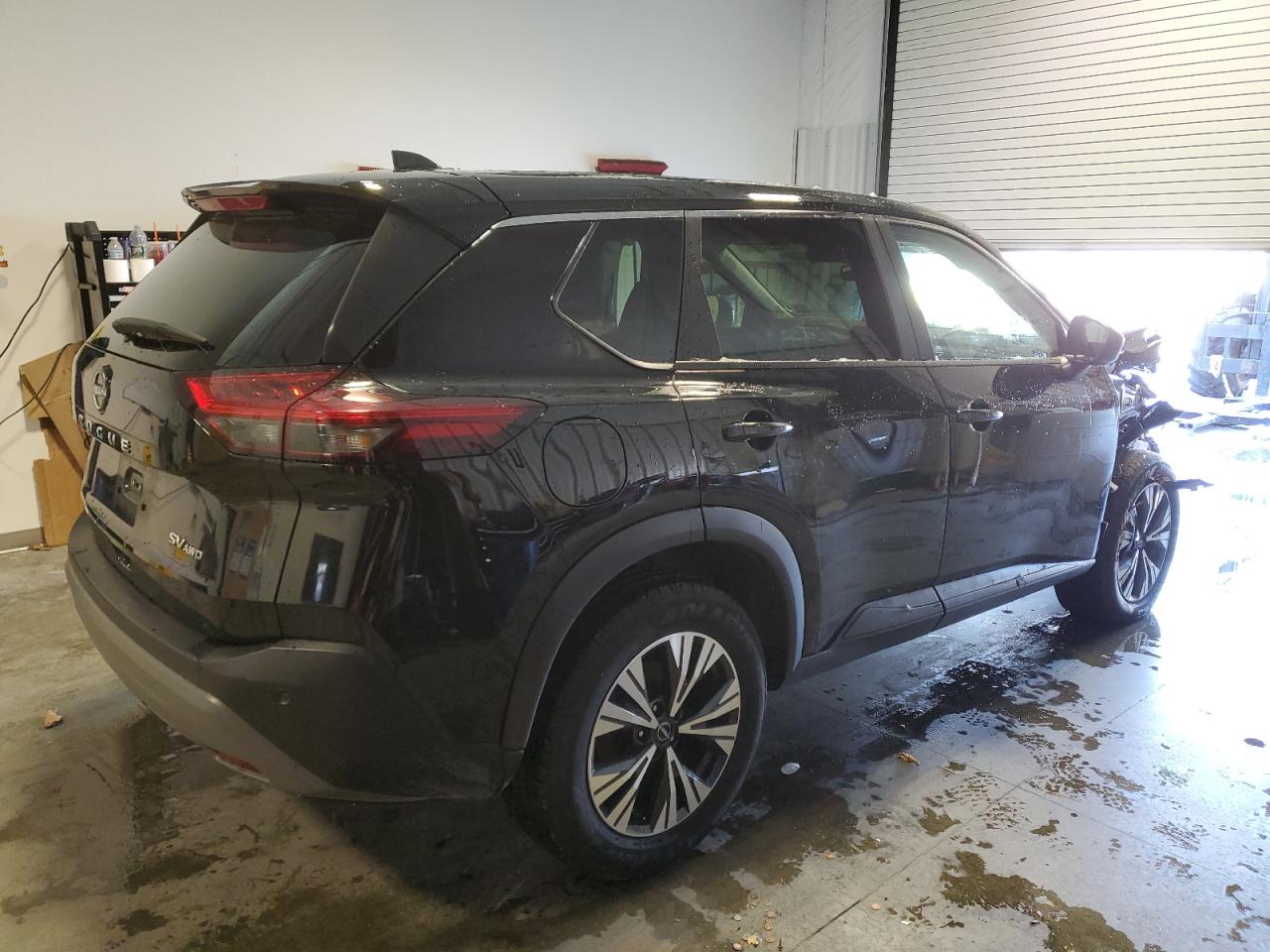2023 Nissan Rogue - Image 3