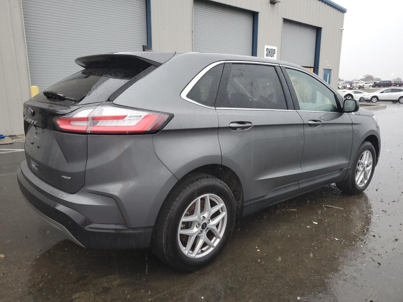 2023 Ford Edge - Image 3