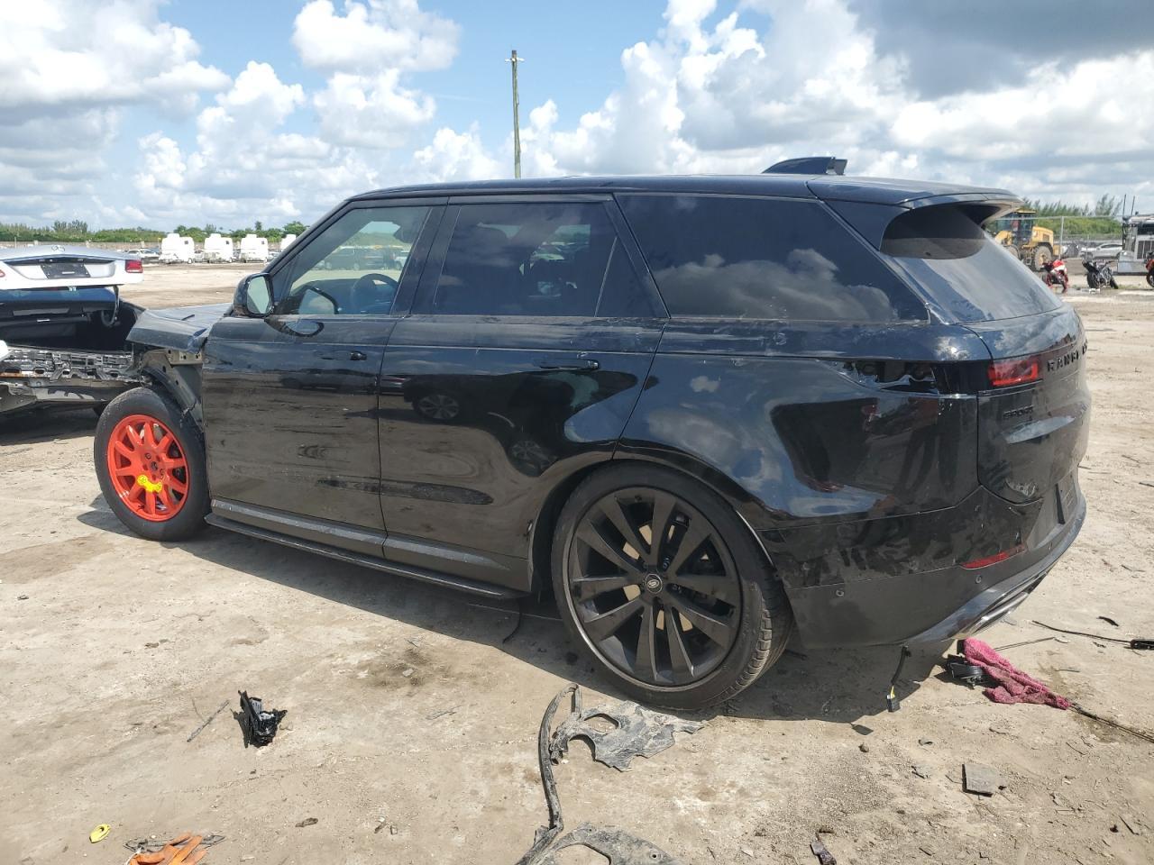 2024 Land Rover Range Rover Sport - Image 4